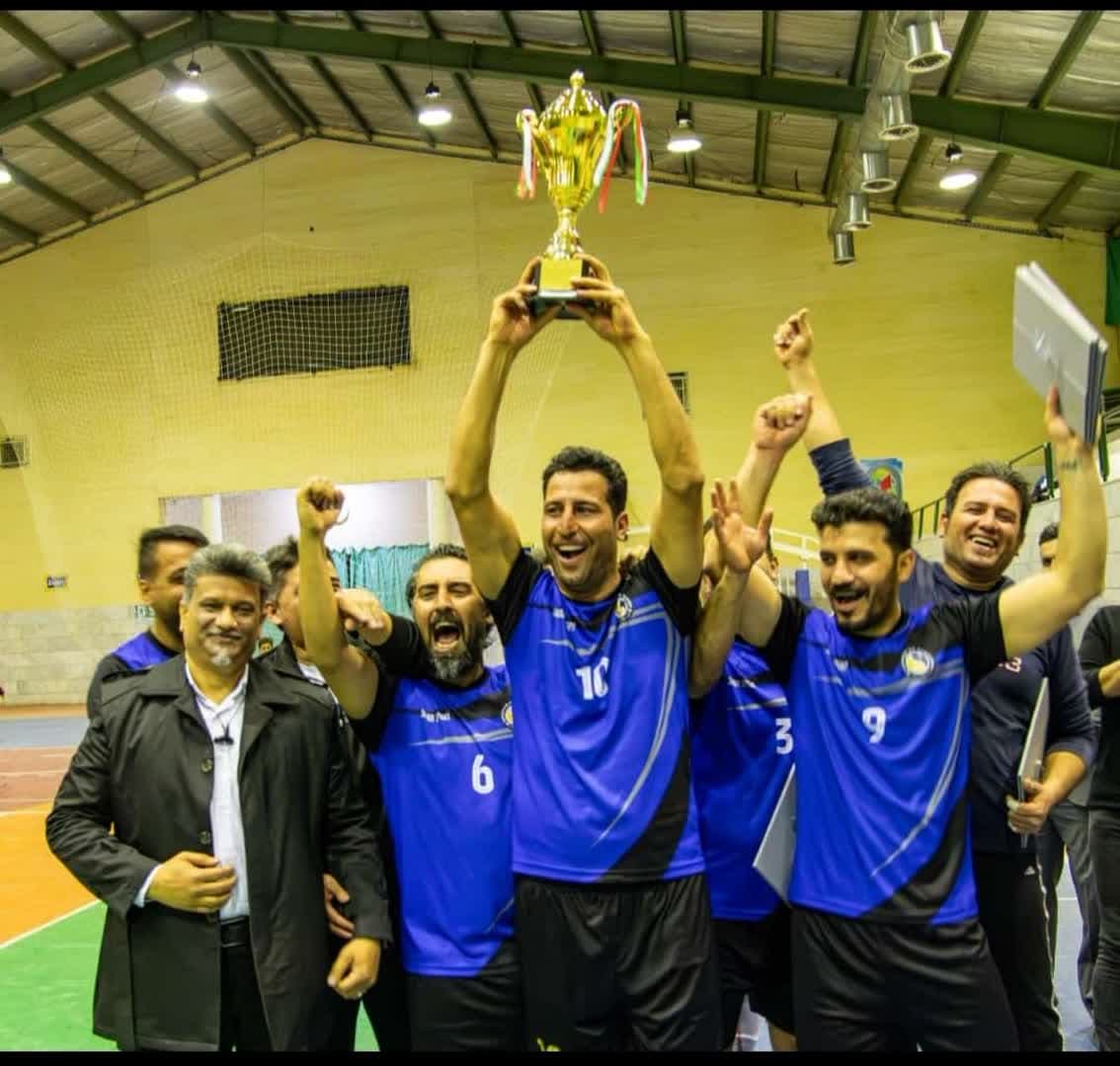 روز پایانی اولین دوره مسابقات فوتسال و والیبال شرکت نفت سپاهان برگزار شد 
